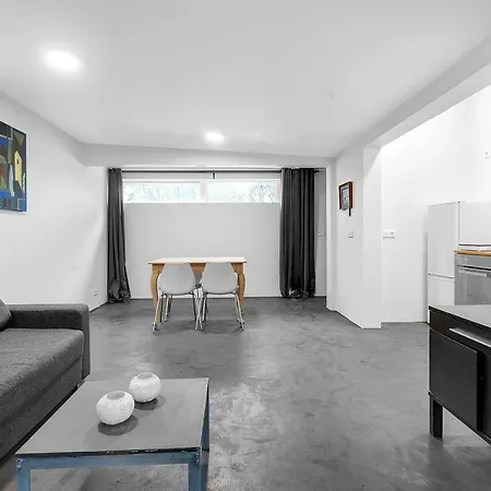 Lovely Studio With Hot Tub Apartamento *