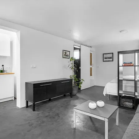 Lovely Studio With Hot Tub Apartment